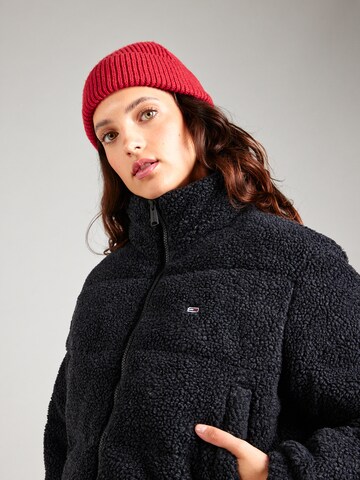Tommy Jeans Jacke 'ESSENTIAL' in Schwarz