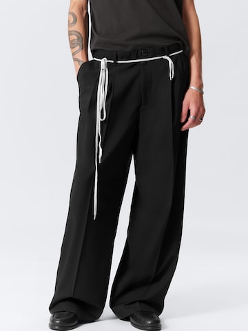 Largi Pantaloni 'Nate' de la WEEKDAY pe negru: față