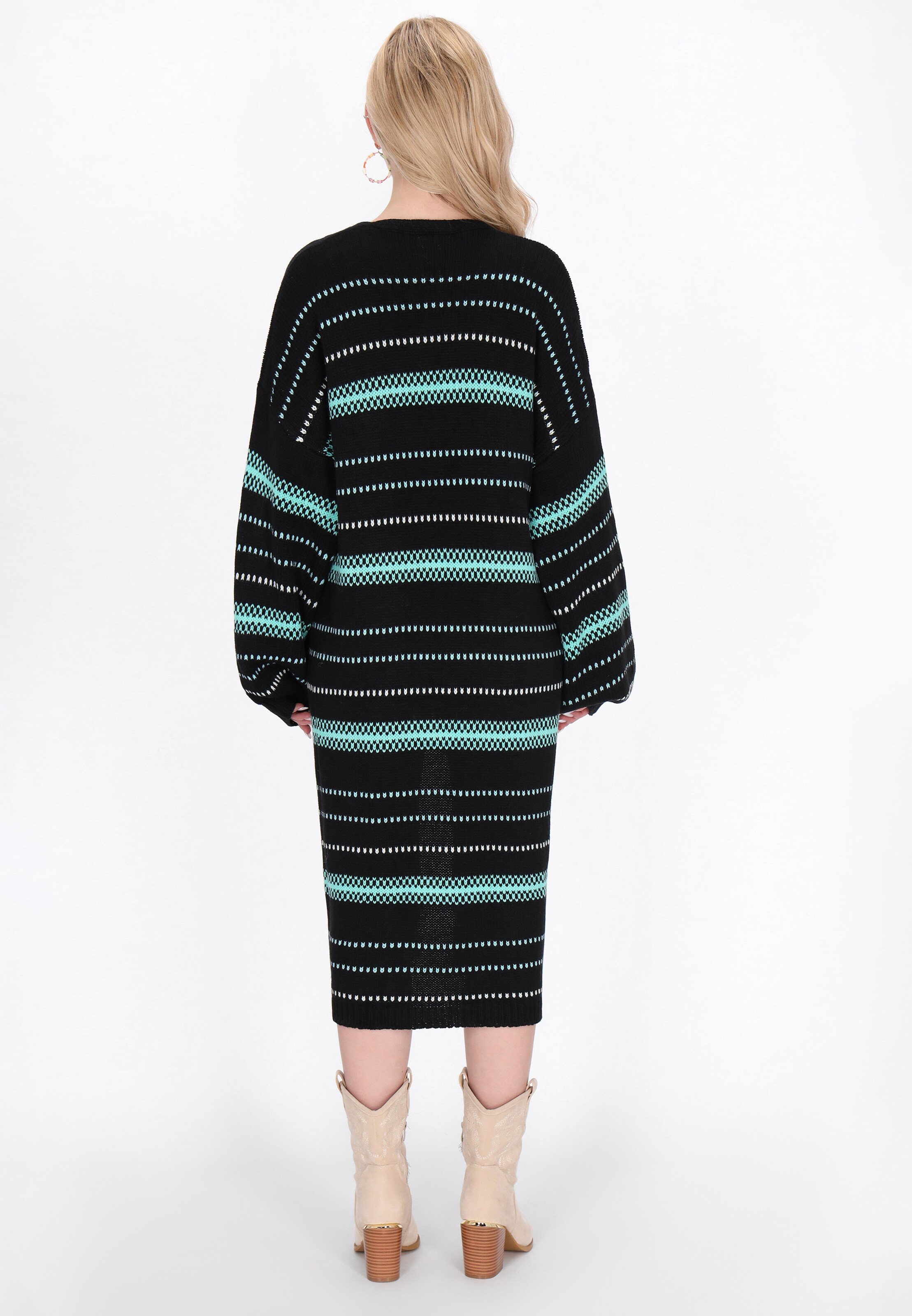 IZIA Kampsun, värv must