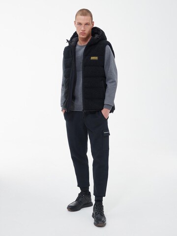 Barbour International Vest 'Retro Bobber' in Black