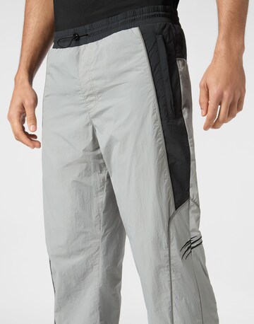 Plein Sport - Loosefit Calças em cinzento