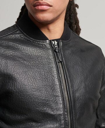 Superdry Jacke in Schwarz