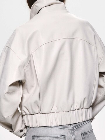 Giacca di mezza stagione di Bershka in beige