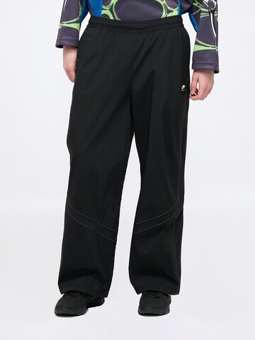Nike Sportswear - Loosefit Pantalón 'AIR' en negro: frente