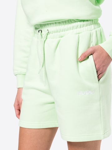 FUBU Normální Kalhoty – zelená