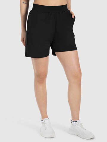 Smilodox Regular Shorts with Pockets ' Corry ' in Schwarz