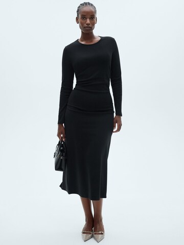 Robe 'BASILA' MANGO en noir : devant