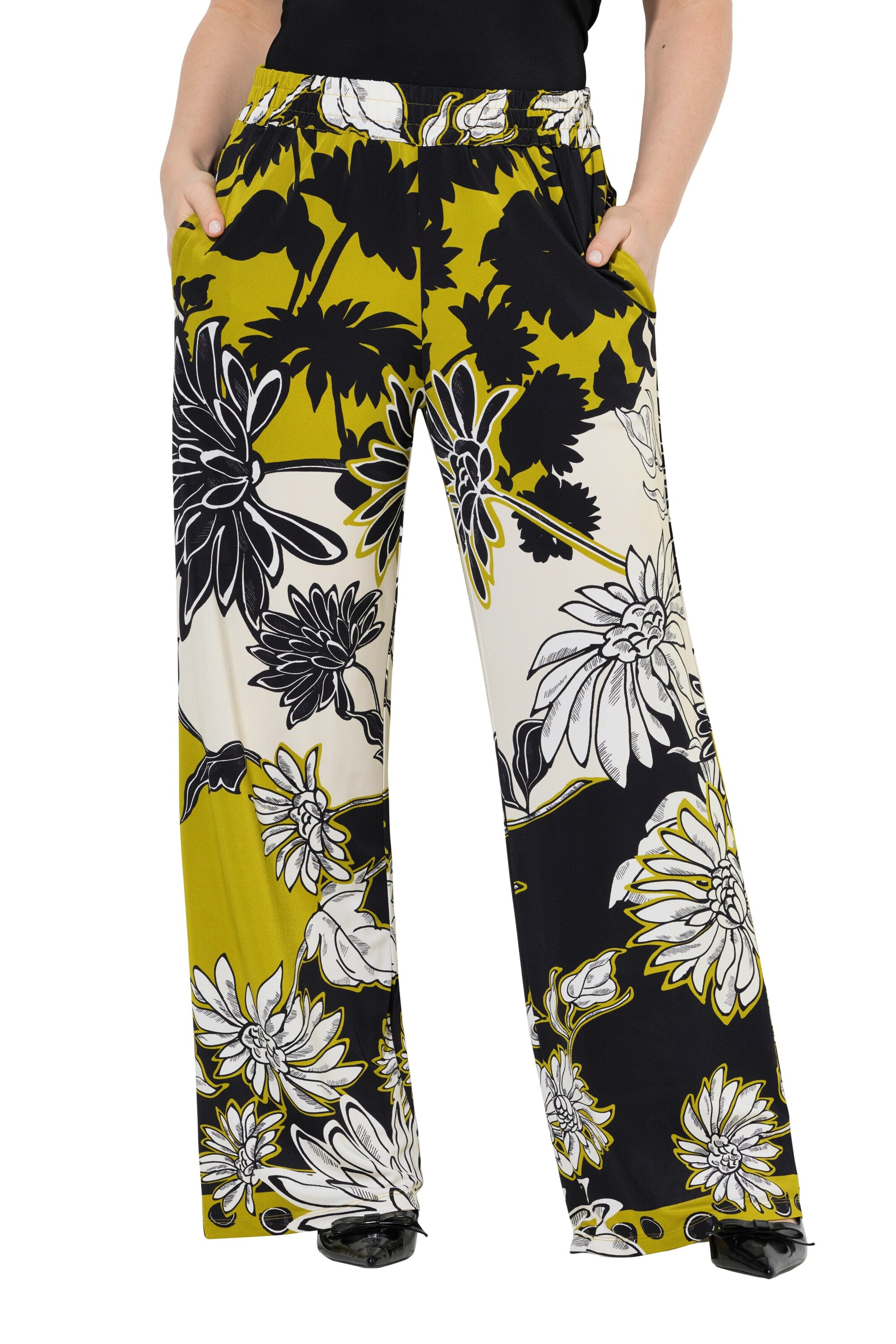 Ulla Popken Regular Trousers in Green: front