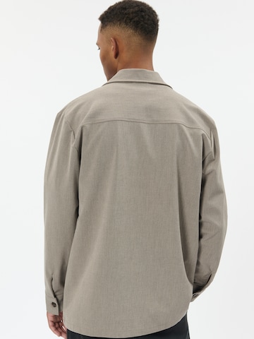 Matinique - Ajuste regular Camisa 'MADamo' en marrón