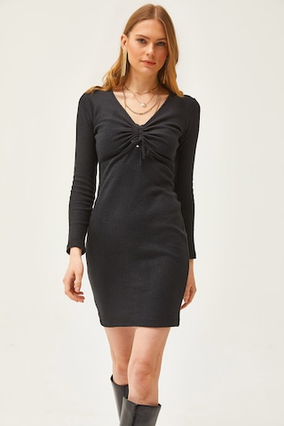 Rochie de la olalook pe negru: față