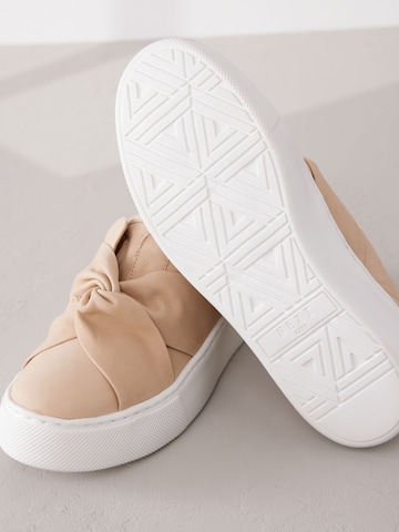 Next Sneakers laag in Beige
