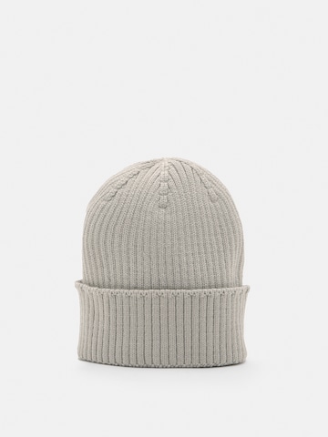 Căciulă de la Pull&Bear pe gri