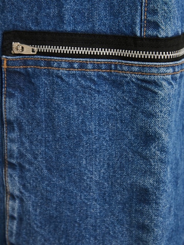 Bershka Regular Cargo jeans in Blue