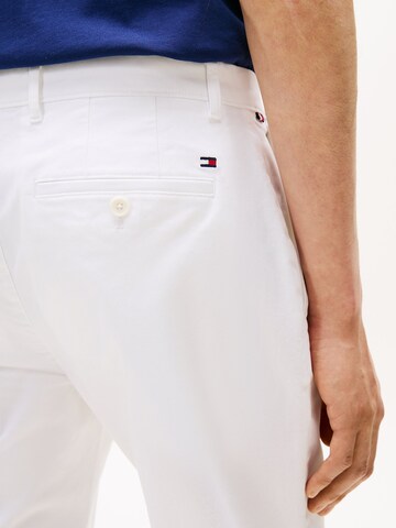 Regular Pantaloni eleganți 'Denton' de la TOMMY HILFIGER pe alb