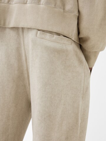 Bershka Loose fit Pants in Beige