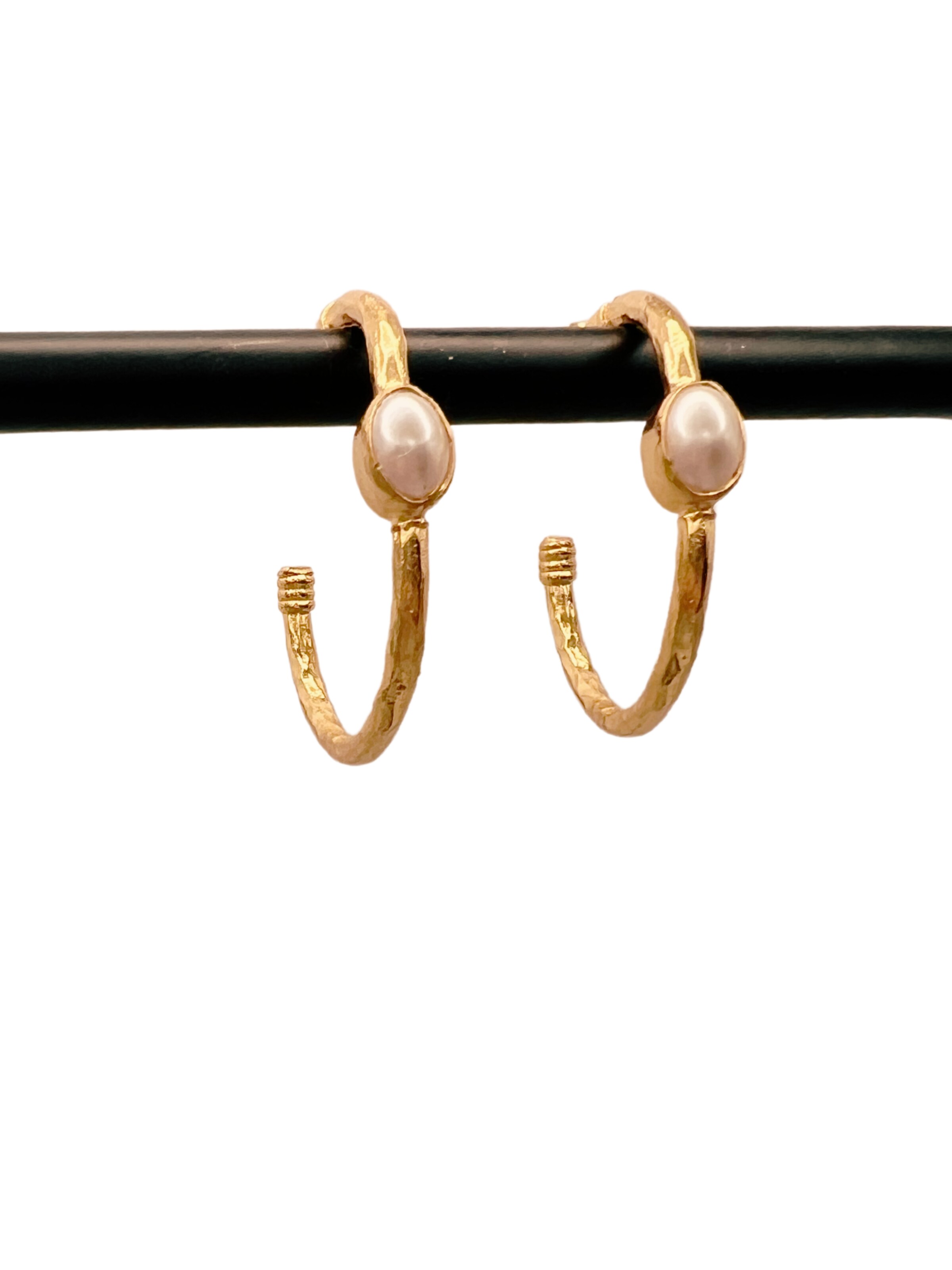 Orecchini 'The Cirque with Pearl' di Les Reines in oro