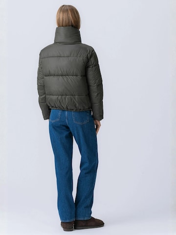 TEESHOPPEN Vinterjakke ' Short Puffer ' i grøn