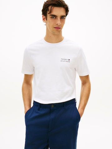TOMMY HILFIGER Bluser & t-shirts 'BRAND LOVE' i hvid: forside