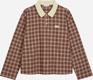 OH APRIL Shirt 'Diana' in Bruin: voorkant