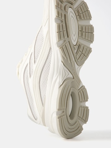 Sneaker bassa di Bershka in bianco