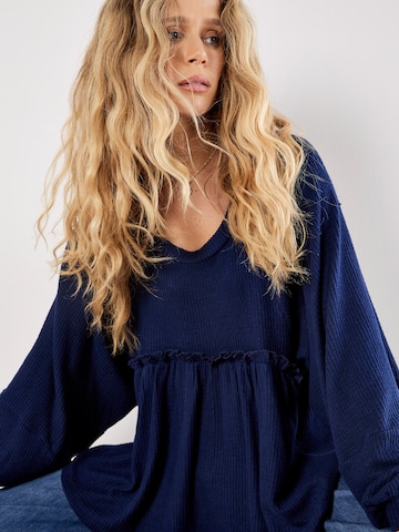 T-shirt Apricot en bleu