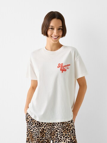 T-shirt Bershka en blanc : devant