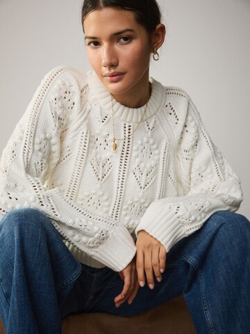 Pulover de la Next pe alb