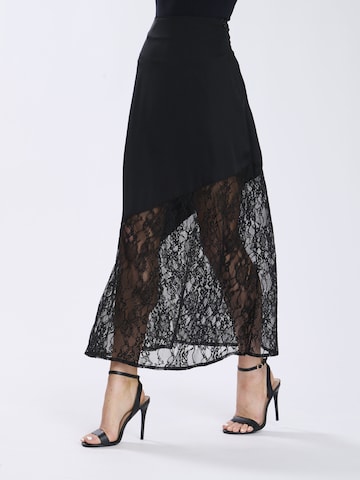 Finding Friday Rok in Zwart: voorkant