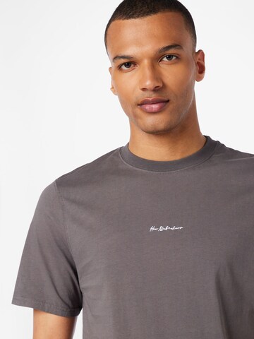 Han Kjøbenhavn Bluser & t-shirts i grå