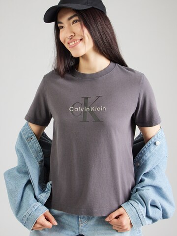 Calvin Klein Jeans Szabványos Póló - szürke: elől