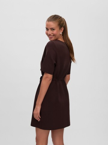 VERO MODA Gebreide jurk 'AWSigga' in Bruin
