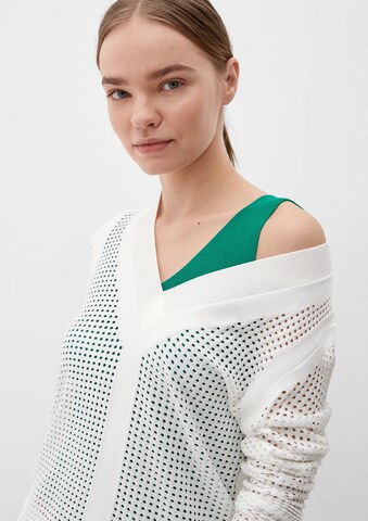 s.Oliver Sweater in White