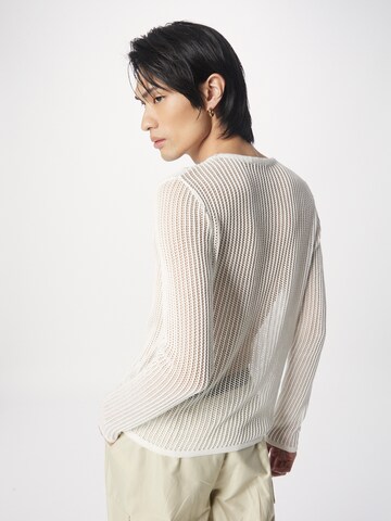 Pullover 'Balian' di SHYX in bianco