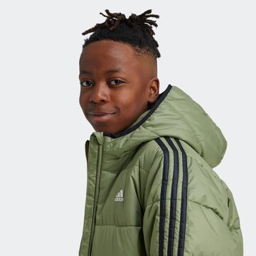 ADIDAS SPORTSWEAR Funkční tričko 'ESSENTIAL' – zelená