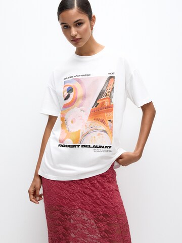 Tricou de la Pull&Bear pe alb: față