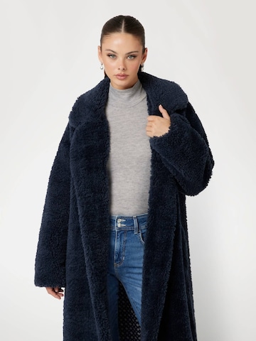 GUESS Übergangsmantel in Blau