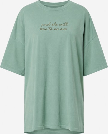 Worldclassca Oversized Shirt in Green: front