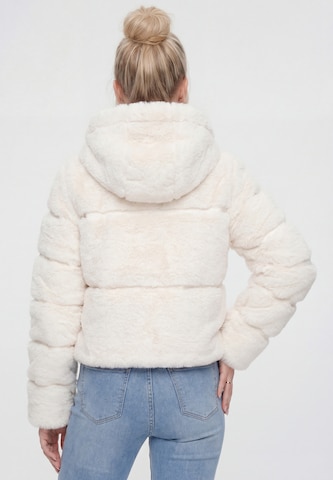 Veste mi-saison 'Fashion Look' CHUBBA en blanc