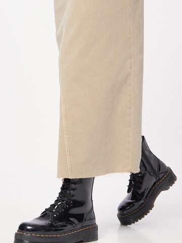 Monki - Falda en beige