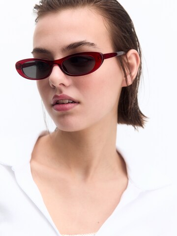 Pull&Bear Okulary przeciwsłoneczne w kolorze czerwony