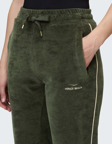VENICE BEACH Tapered Pants in Green