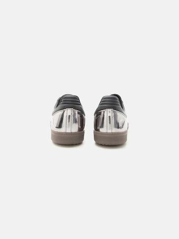 Baskets basses 'SAMBA' ADIDAS ORIGINALS en argent