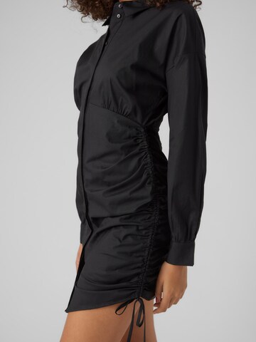 Abito camicia di VERO MODA in nero