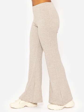 SASSYCLASSY Flared Hose in Grau