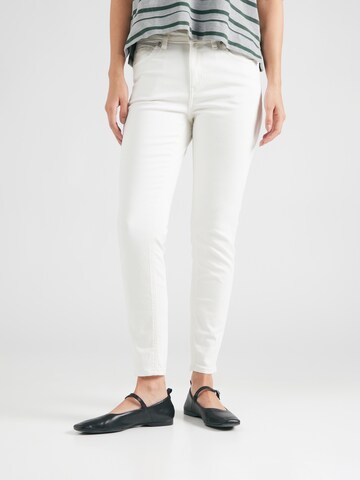 Skinny Jeans 'Sadie' di QS in bianco: frontale