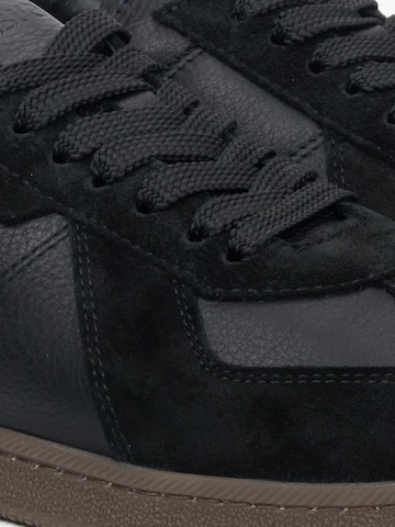 Estro Låg sneaker '09-4705' i svart