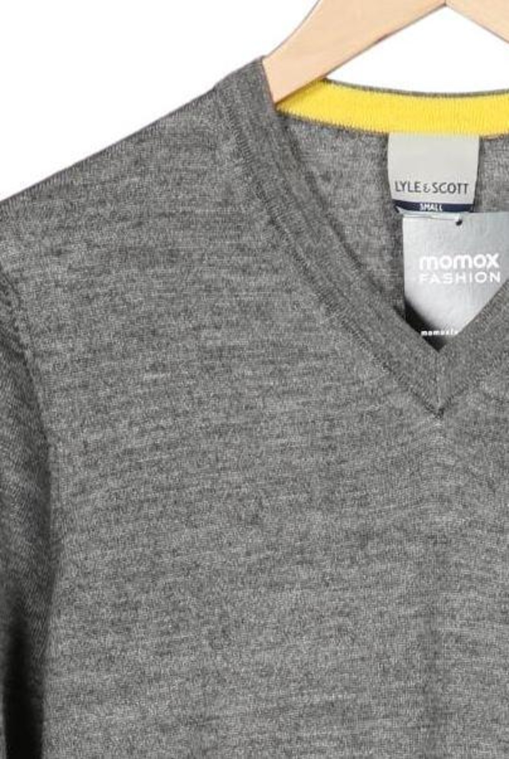 Lyle & Scott Sweater & Cardigan in S in Grey