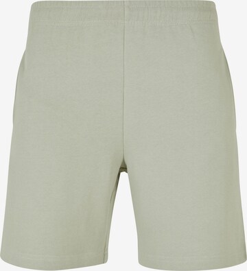 regular Pantaloni di Urban Classics in verde: frontale