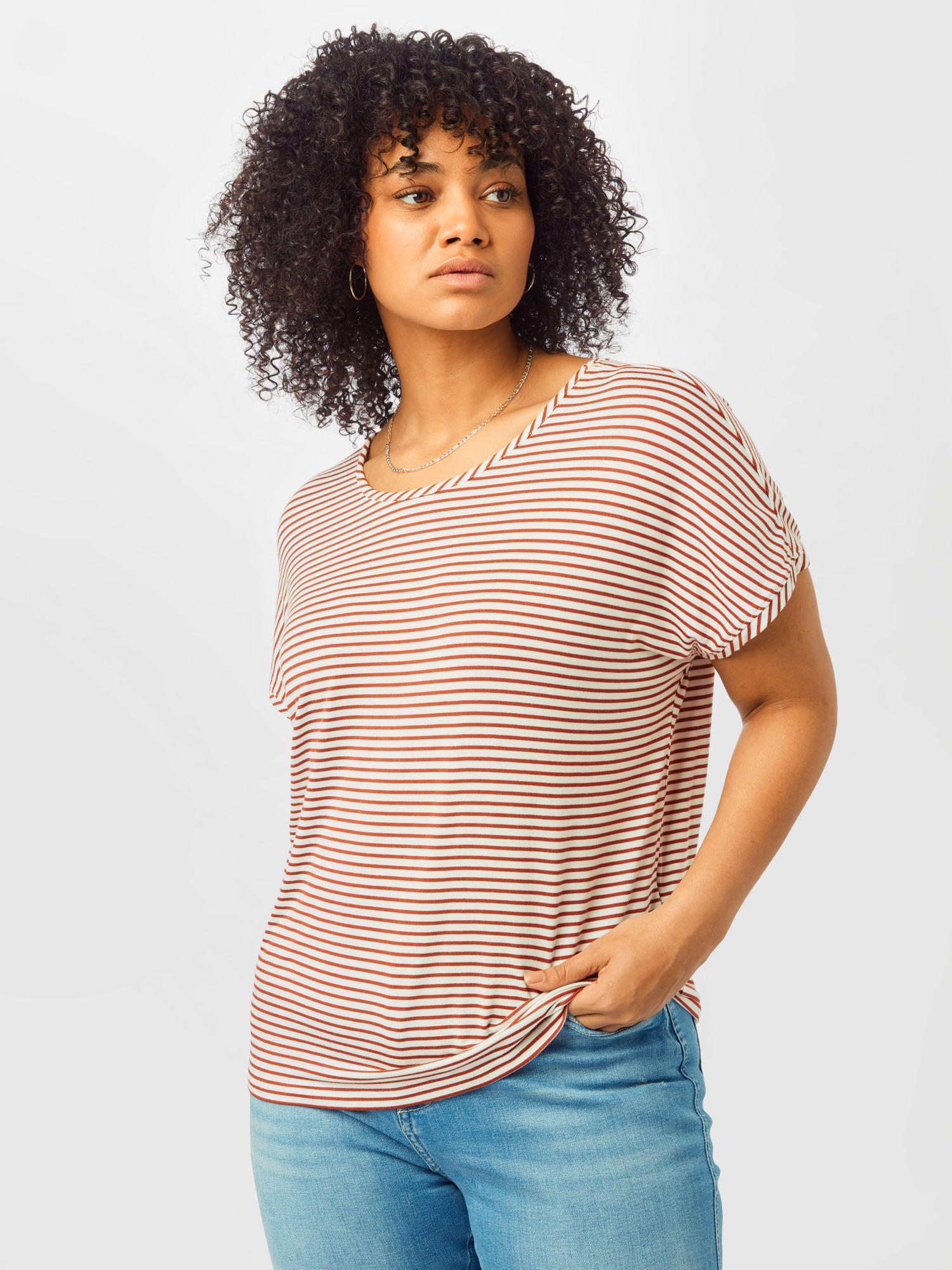 Odzież Plus size ONLY Carmakoma T-Shirt w kolorze Biały, Rdzawoczerwonym 