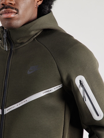 Nike Sportswear Sweatvest 'TECH FLC' in Groen